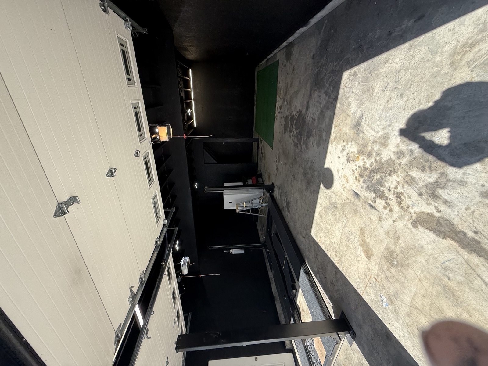 Garage and workshop painting detail
